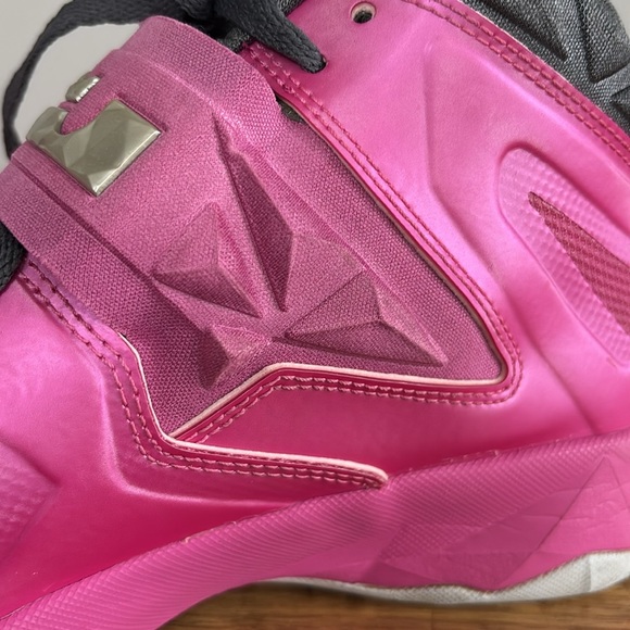 Nike LeBron Zoom Solider VII PINKEFIRE Youth High-Tops size 7 - Picture 6 of 11